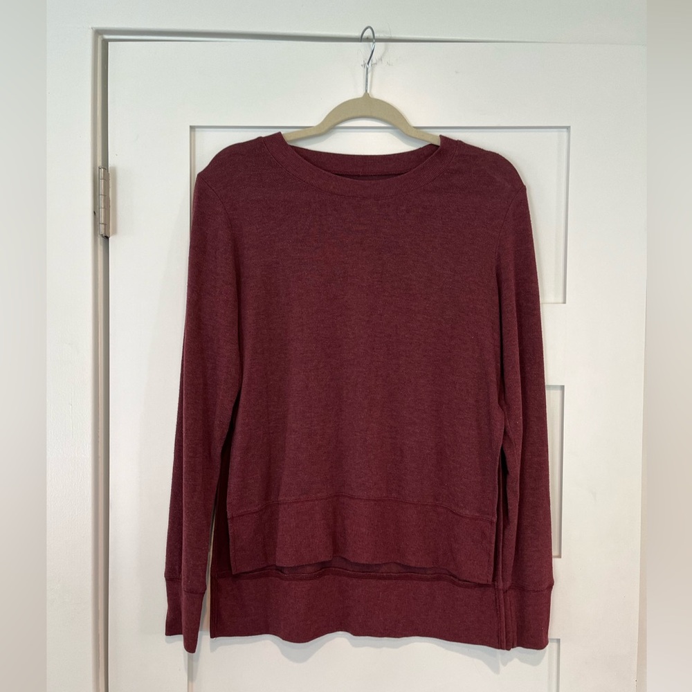 Alo Yoga Glimpse Side Slit Sweatshirt - Small